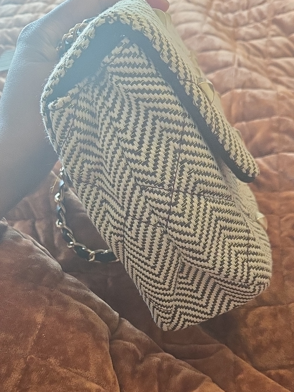 Aldo | Chain Strap Studded Herringbone Bag - Black & White W/ Gold Accents - Picture 7 of 11
